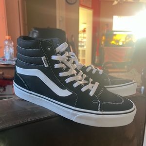 Brand New Vans Sk8-Hi high top skate shoes sneakers black & white size 9.5 9 1/2